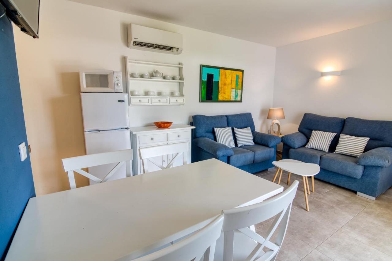 Apartamentos Las Golondrinas Cala en Bosch Luaran gambar