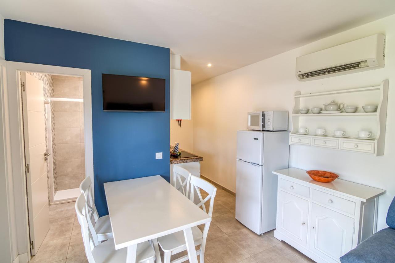 Apartamentos Las Golondrinas Cala en Bosch Luaran gambar