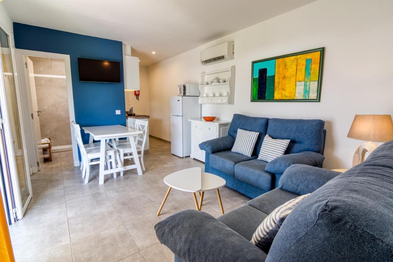 Apartamentos Las Golondrinas Cala en Bosch Luaran gambar